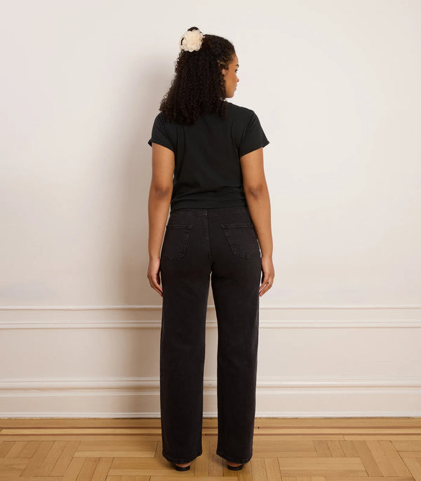 LOUP - Bessette Tee Black